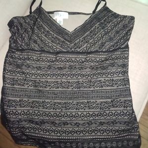 Black and tan top, I am 5'2" 147 lbs